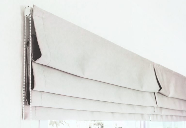 Roman Blinds vs Roller Blinds: Which Should You Choose?